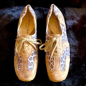 Leopard print leather golf shoes